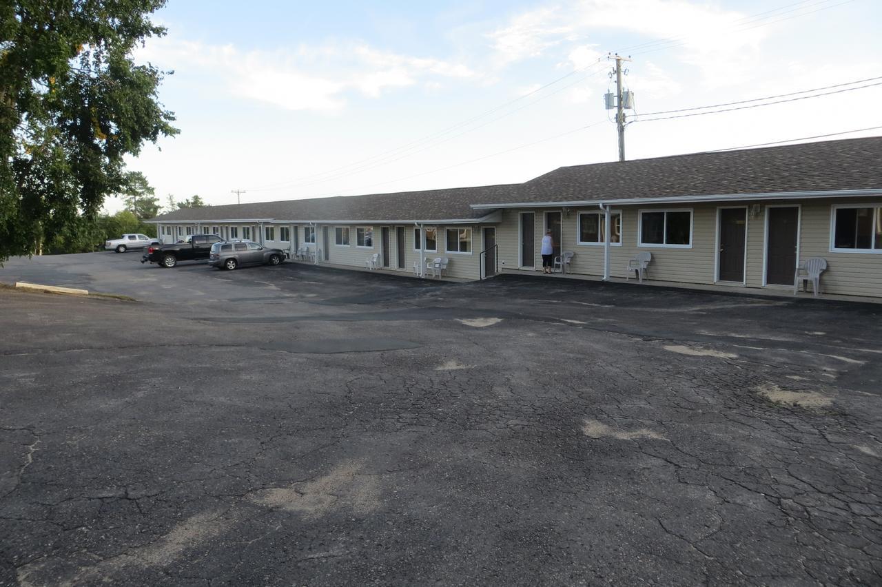 Fundy Line Motel Miramichi Exterior foto