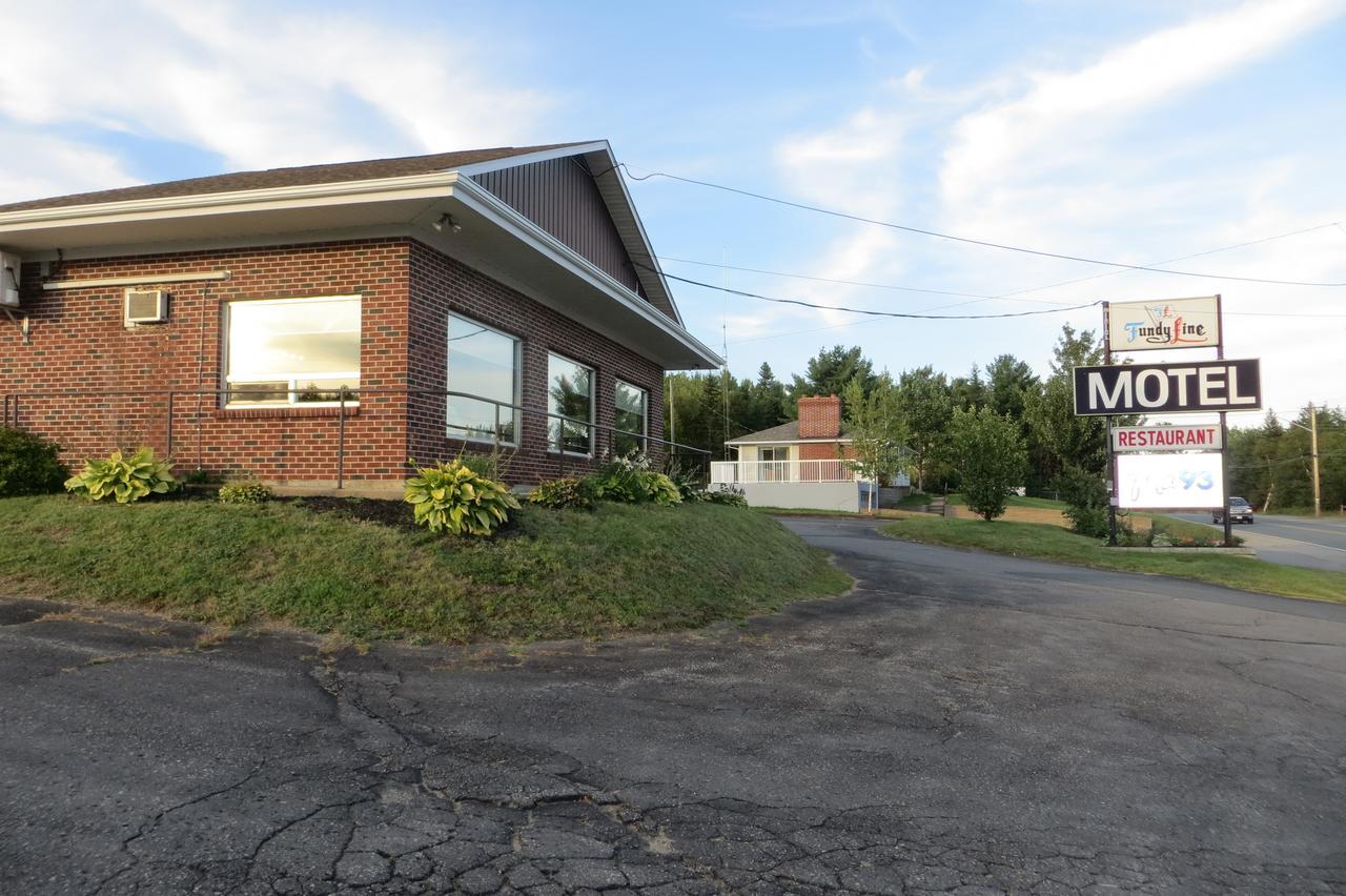 Fundy Line Motel Miramichi Exterior foto